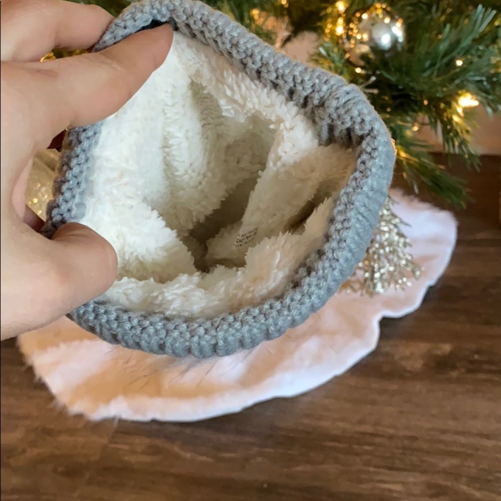 warm winter hat - Picture 2 of 2